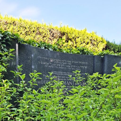 Grabstein Lotte Diamant, geb. Lichtblau, 1930, jüdischer Friedhof Mödling
