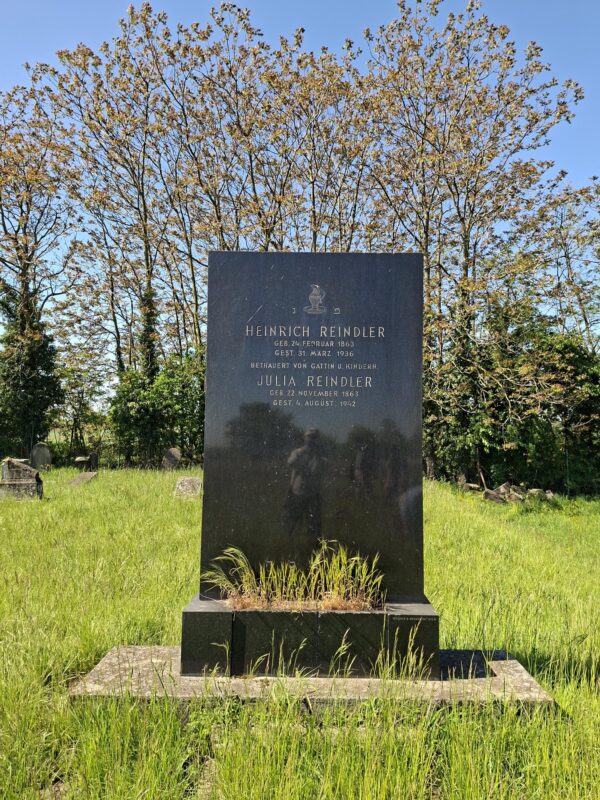 Grabstein Heinrich und Julia Reindler, jüdischer Friedhof Gattendorf