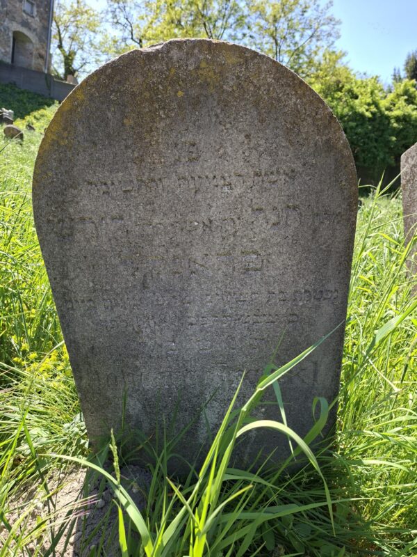Grabstein am jüdischen Friedhof Kittsee