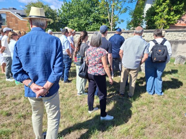 Bei den Kohanim-Gräbern am jüdischen Friedhof Lackenbach