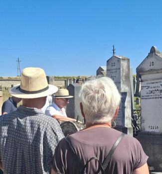 Rundgang am jüdischen Friedhof Lackenbach am Europ. Tag des Judentums 2026